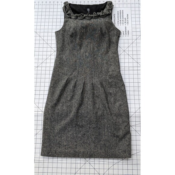 Saks Fifth Avenue Gray Wool Dress with Roses size 4 - Picture 5 of 16